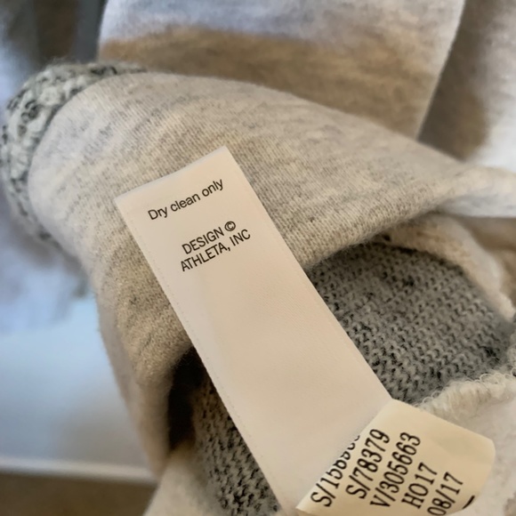Athleta | Heathered Gray and Black Wool Blend Crew Neck Sweater Size Small - Picture 6 of 7